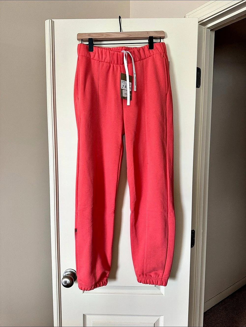 On Cloud Jogger Pants in Pink Size Small NWT